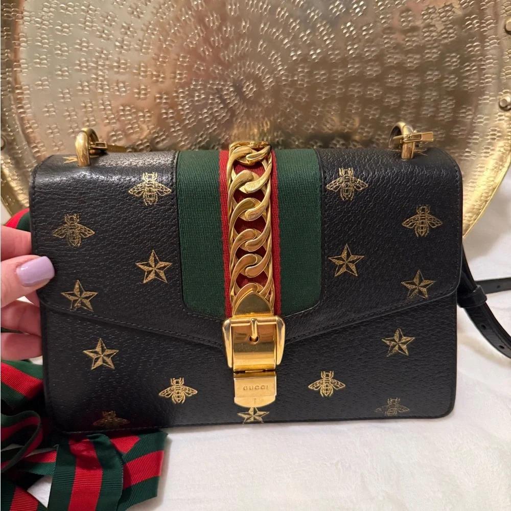 Gucci Black and Gold Shoulder Bag with Chain Detail - Picture 3 of 5